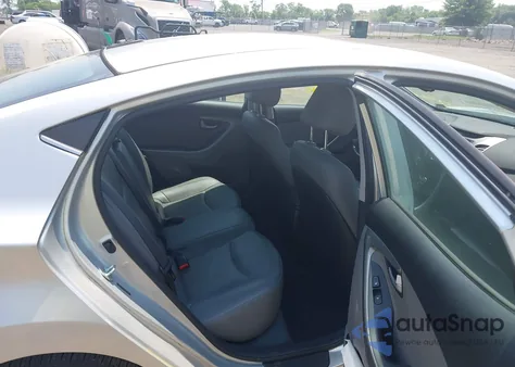 2015 Hyundai Elantra Limited z USA, uszkodzony, nr VIN 5NPDH4AE2FH581248